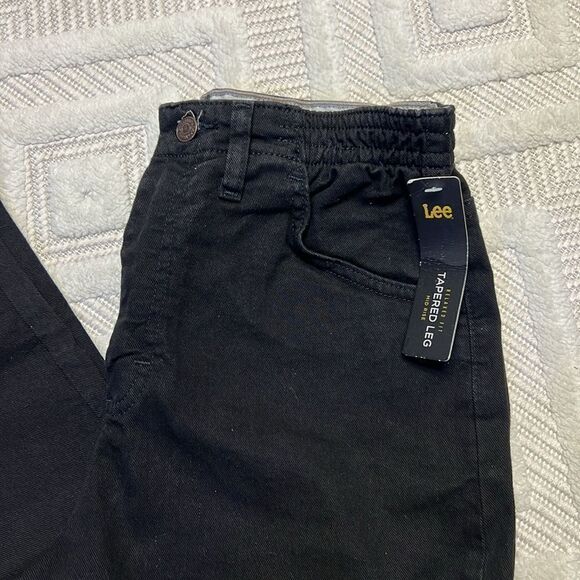 Lee - Relaxed Fit Side Elastic Tapered Leg Jean in Black - Picture 5 of 7